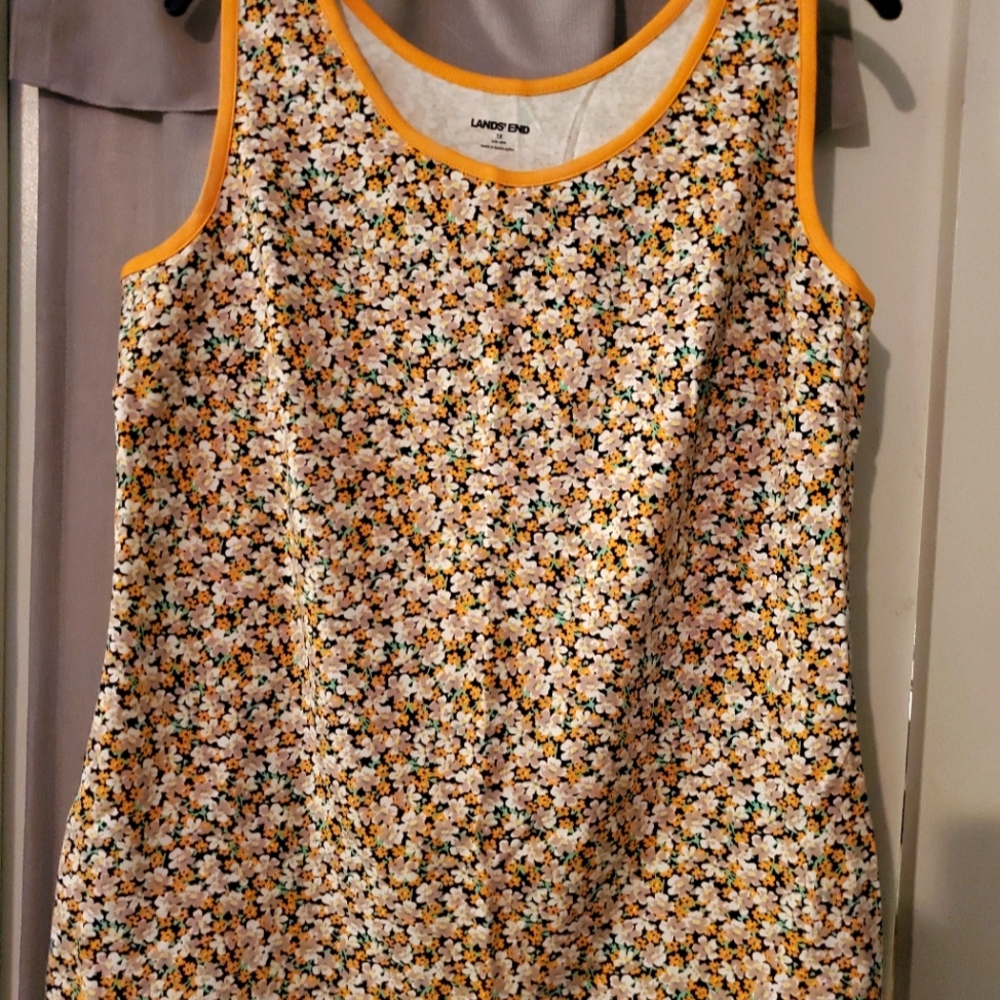 Land's End 1x tank top or bundle a with another 2 marked 3/$20